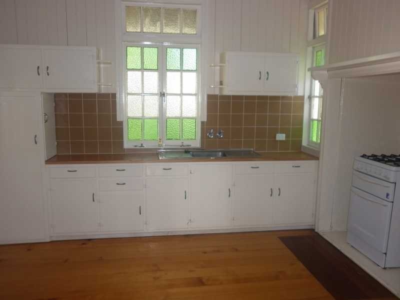 17 Frederick Street, Newtown QLD 4305