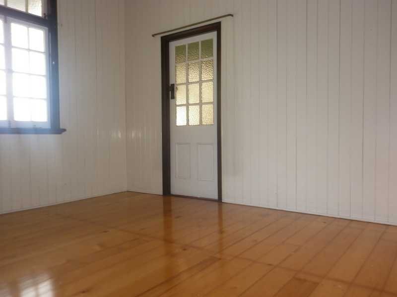 17 Frederick Street, Newtown QLD 4305