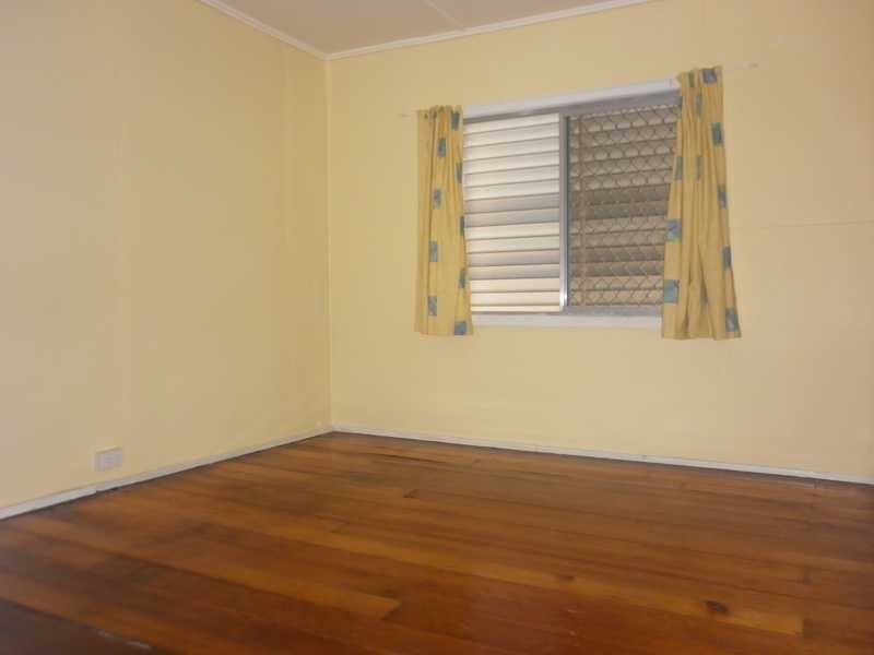 30 Liverpool Street, North Ipswich QLD 4305