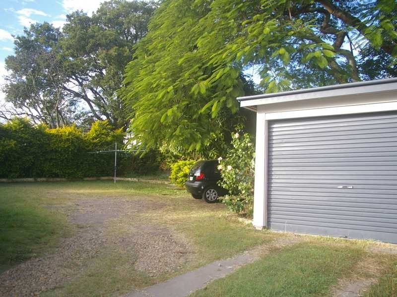 99 Brisbane Road, Booval QLD 4304