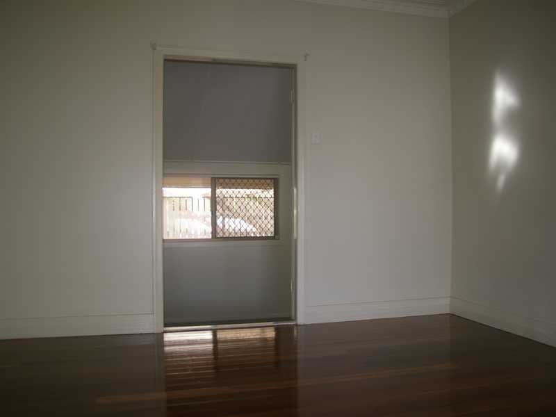 99 Brisbane Road, Booval QLD 4304