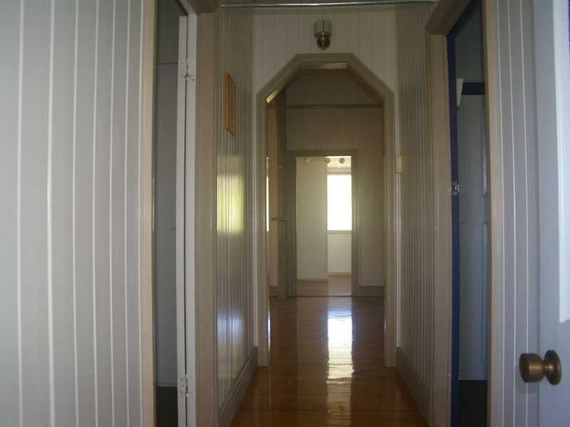 8 Newtown Street, East Ipswich QLD 4305