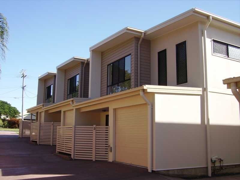 2/8 Macquarie Street, Booval QLD 4304