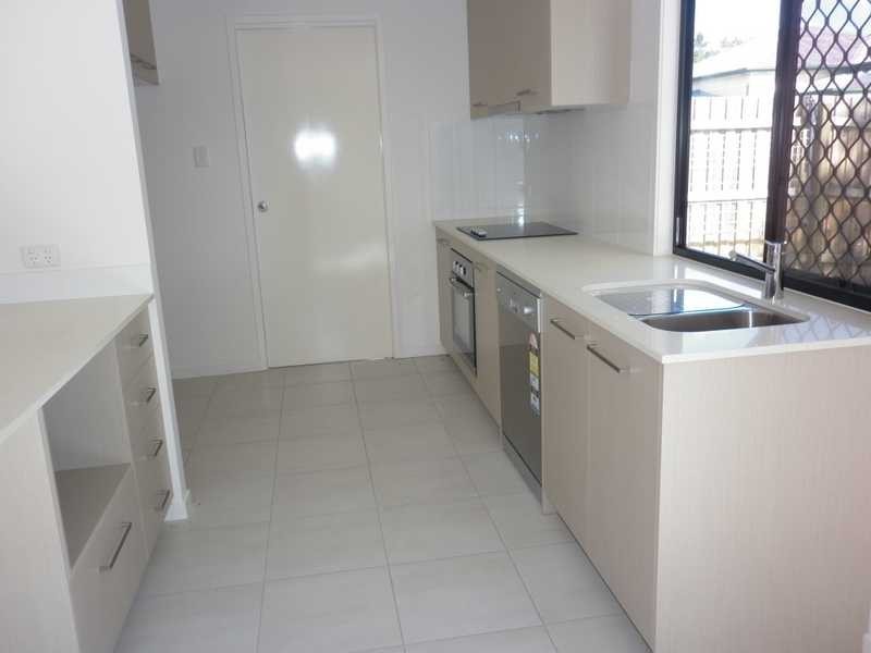 Unit 2/16b Dudleigh Street, Booval QLD 4304