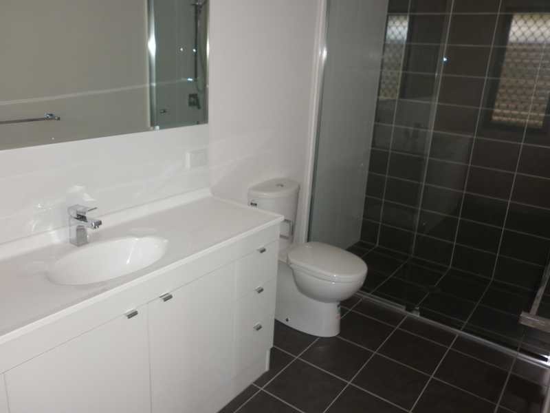 Unit 2/16b Dudleigh Street, Booval QLD 4304