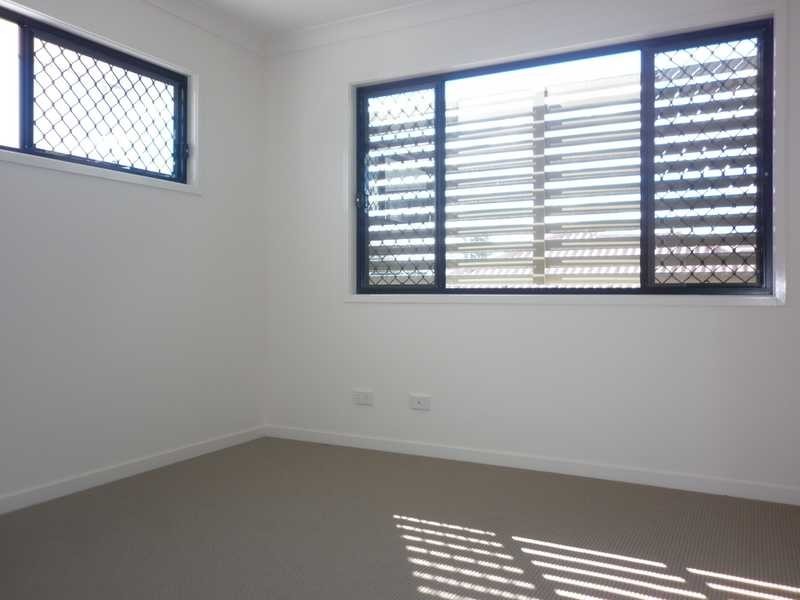 Unit 2/16b Dudleigh Street, Booval QLD 4304