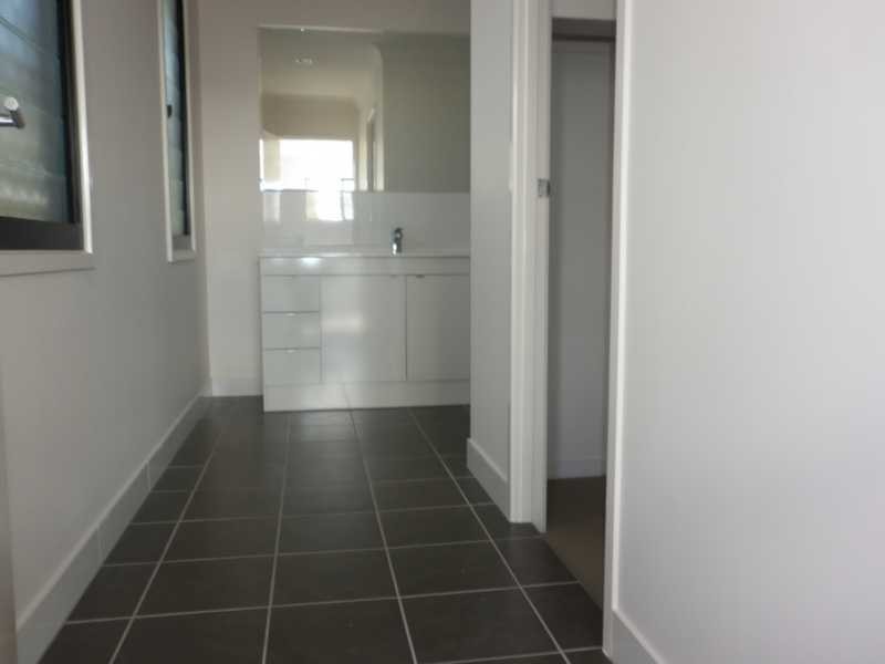 Unit 2/16b Dudleigh Street, Booval QLD 4304