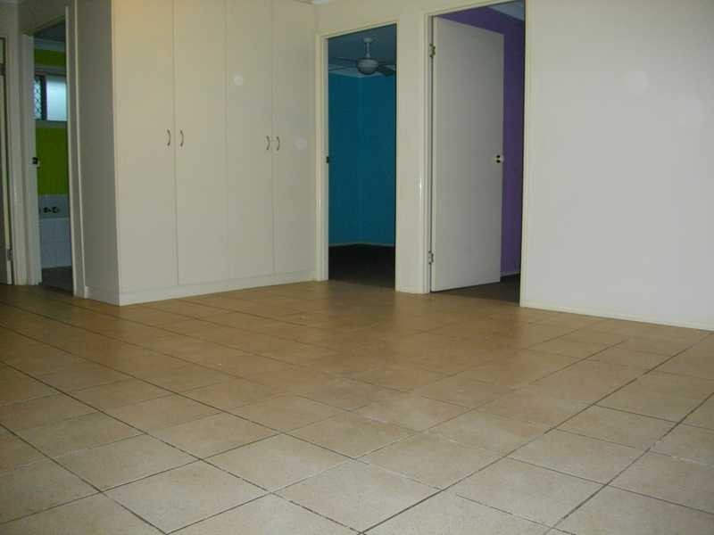 371 South Station Road, Flinders View QLD 4305