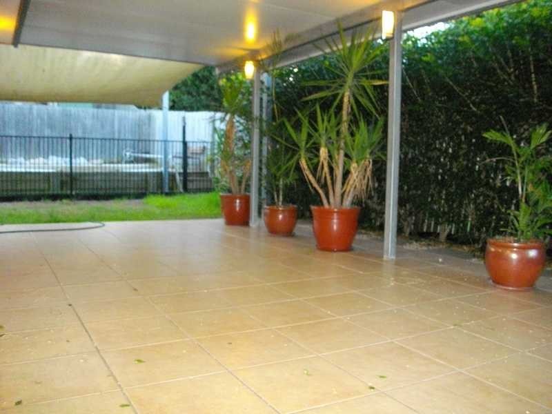 371 South Station Road, Flinders View QLD 4305