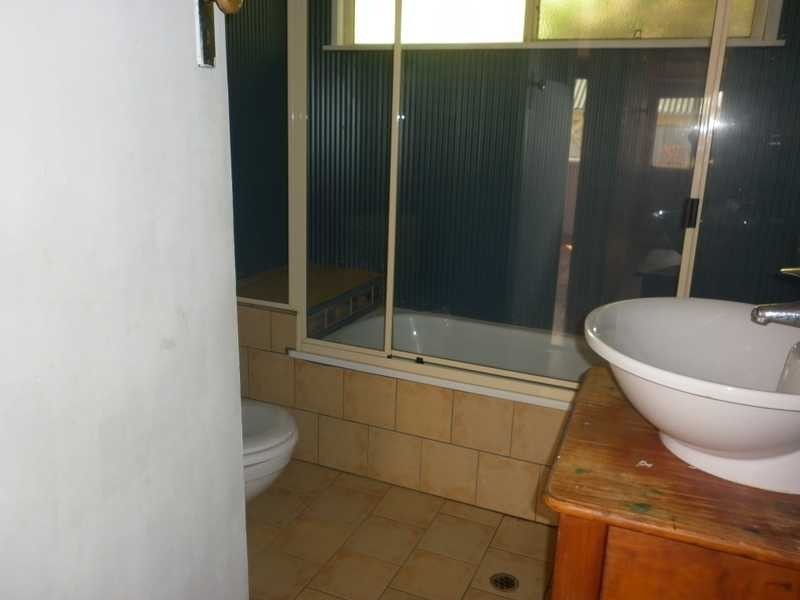 12 Birrell Street, Leichhardt QLD 4305