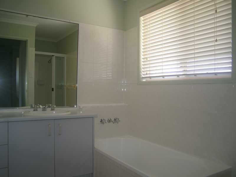 15/13 Bridge Street, Redbank Plains QLD 4301