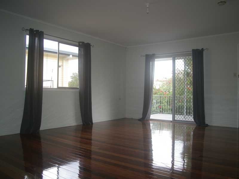 6 Roy Street, North Booval QLD 4304