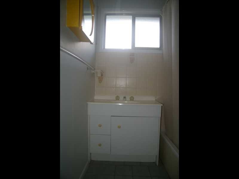 6 Roy Street, North Booval QLD 4304