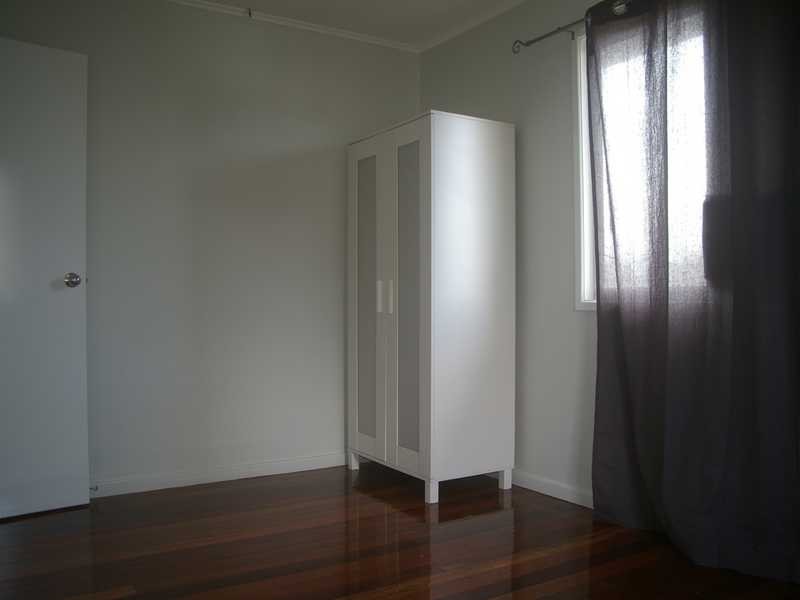 6 Roy Street, North Booval QLD 4304