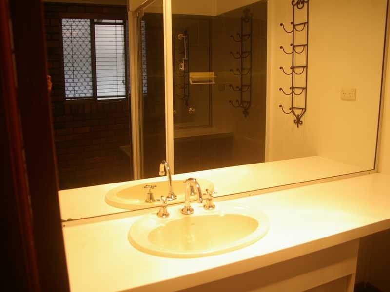 15 Henderson Street, Collingwood Park QLD 4301