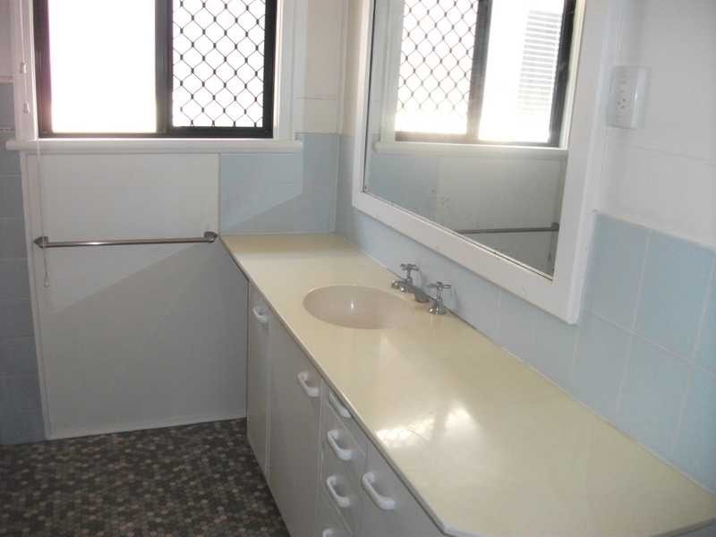 Unit 1/23 Eileen Street, Booval QLD 4304