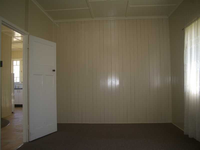 73 Warwick Road, Ipswich QLD 4305