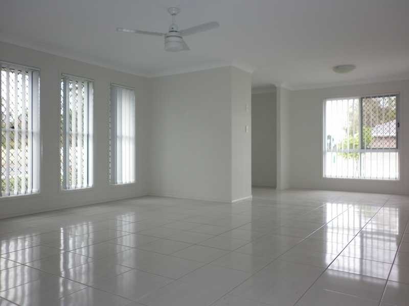 Unit 2/1 Ceres Street, Wulkuraka QLD 4305