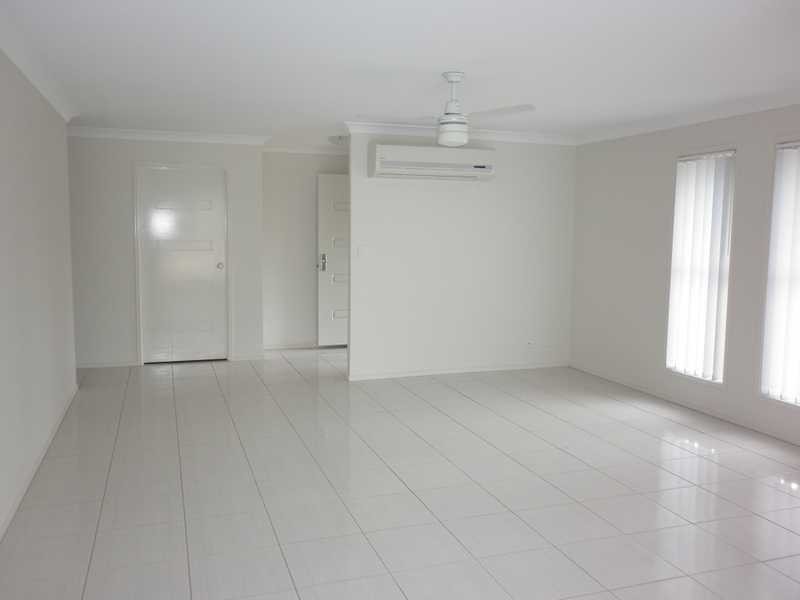 Unit 2/1 Ceres Street, Wulkuraka QLD 4305