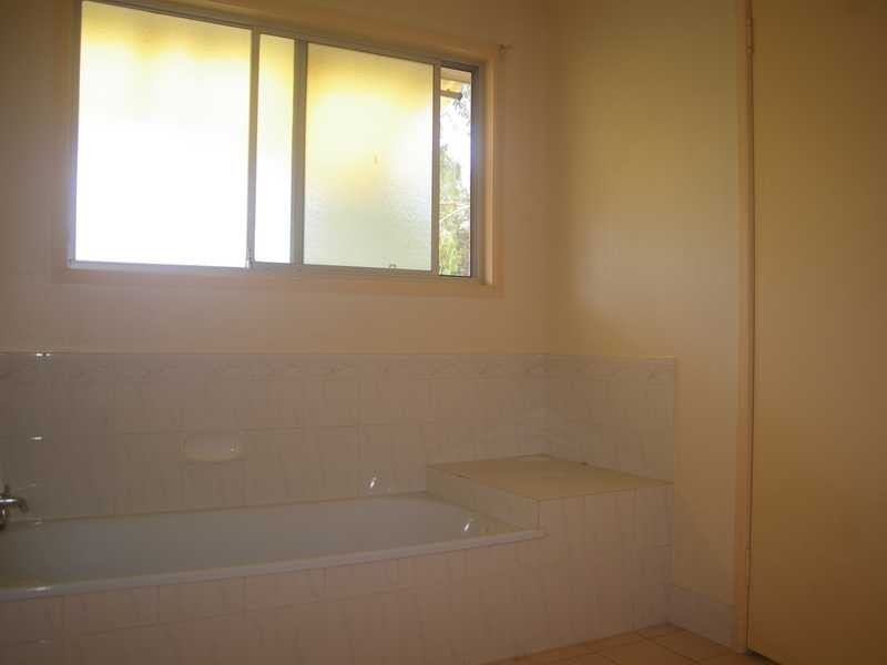 17 Spresser Street, North Ipswich QLD 4305