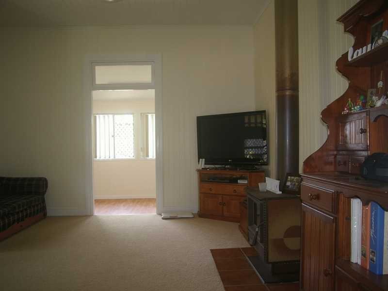 4 Welsby Street, North Booval QLD 4304