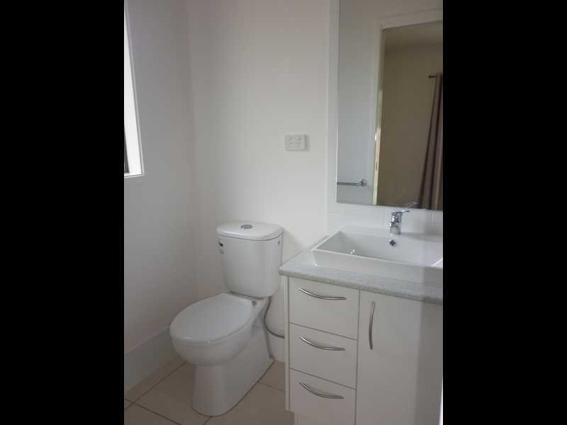 10a Palm Avenue, Raceview QLD 4305