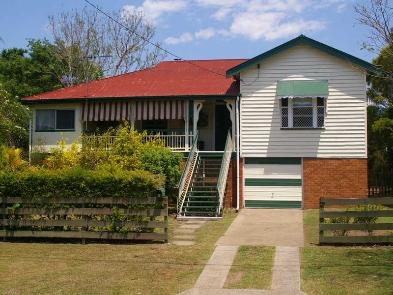 4 Welsby Street, North Booval QLD 4304