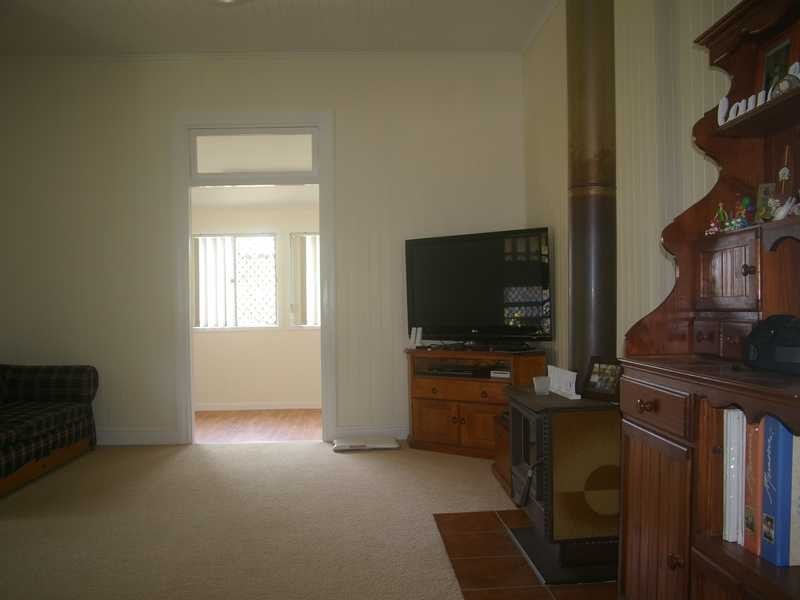 4 Welsby Street, North Booval QLD 4304