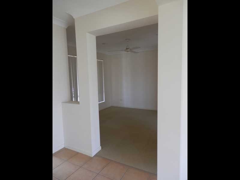 8 Acacia Close, Raceview QLD 4305