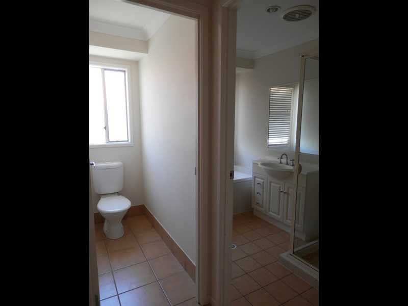 8 Acacia Close, Raceview QLD 4305