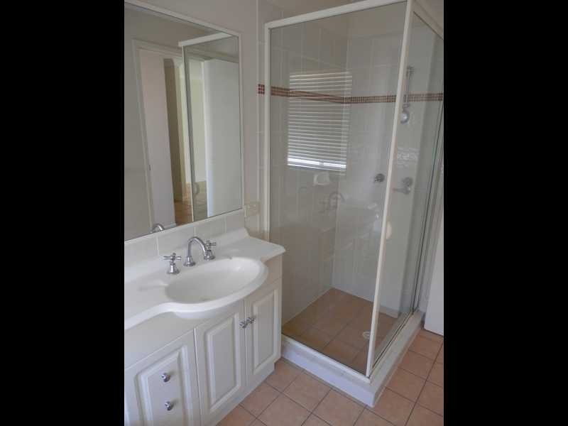8 Acacia Close, Raceview QLD 4305