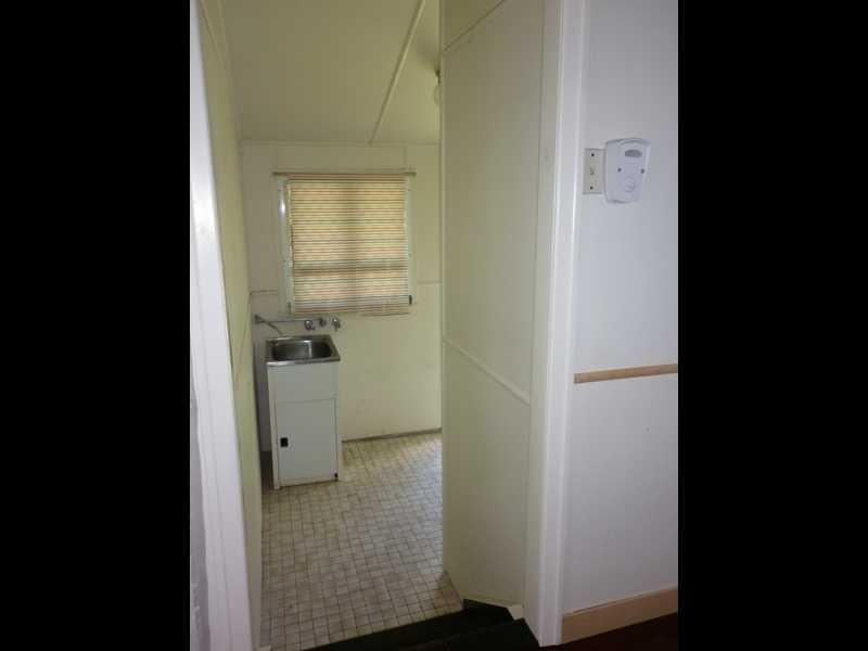 4 Roma Street, North Booval QLD 4304