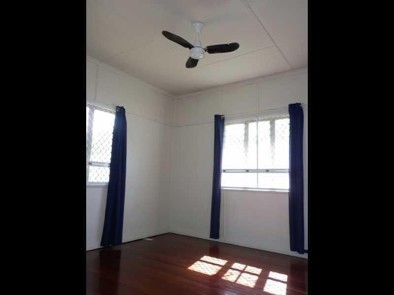 4 Roma Street, North Booval QLD 4304