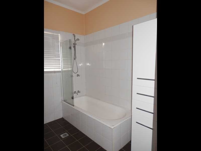 12 Tibbits Street, Bundamba QLD 4304