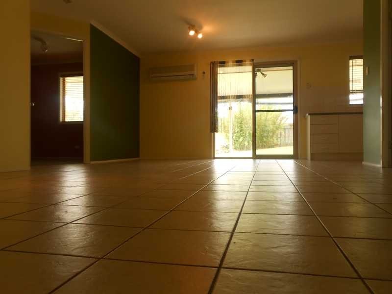 9 Des Arts Place, Wulkuraka QLD 4305