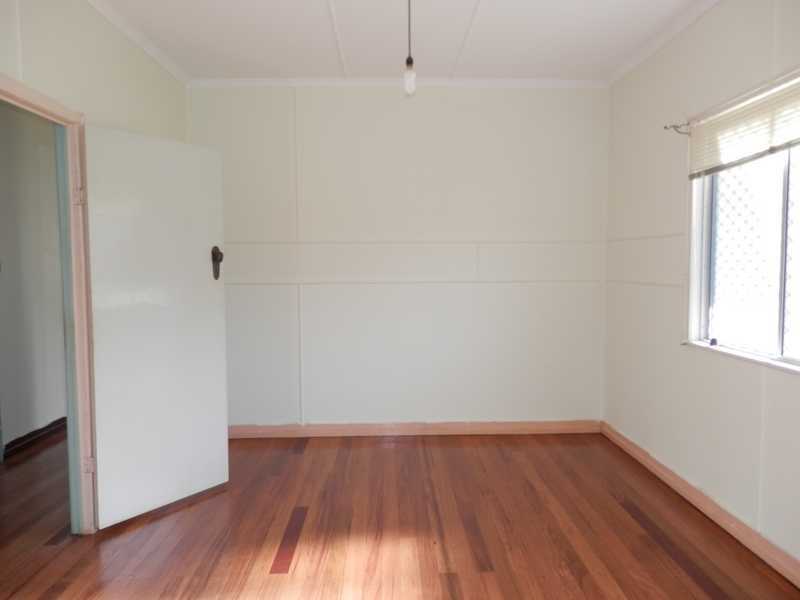 2 Schelbach Street, Booval QLD 4304