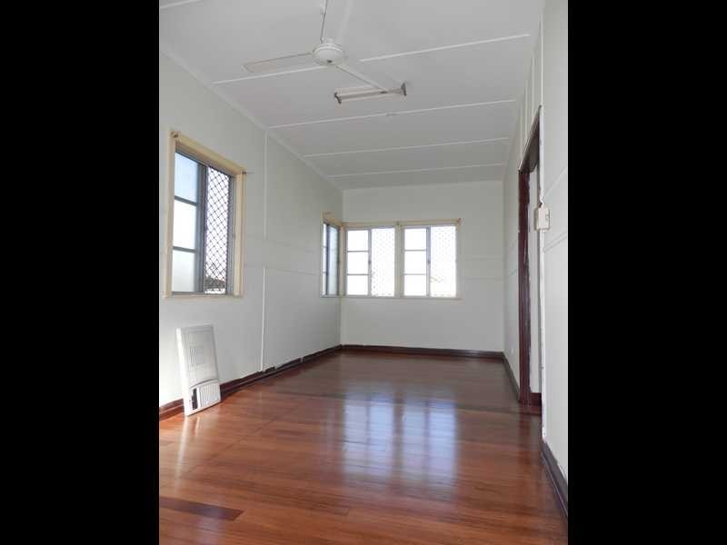 2 Schelbach Street, Booval QLD 4304