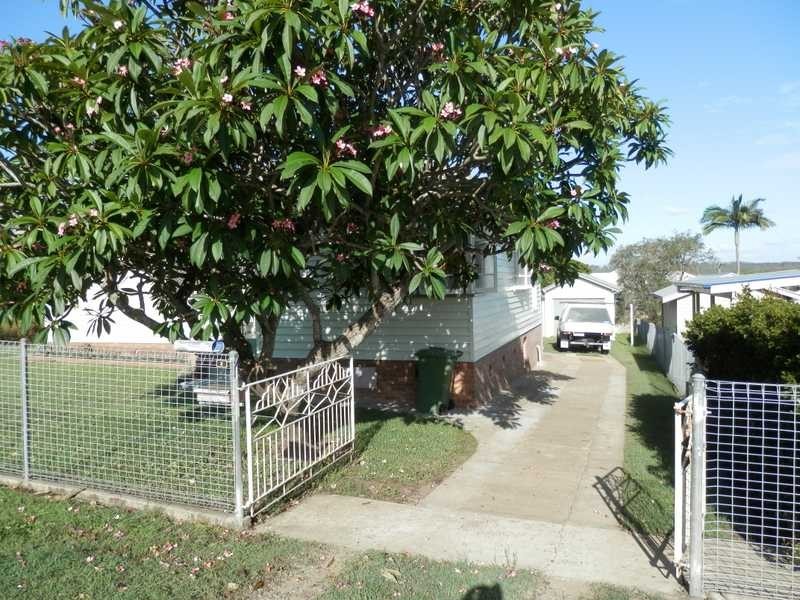 2 Schelbach Street, Booval QLD 4304