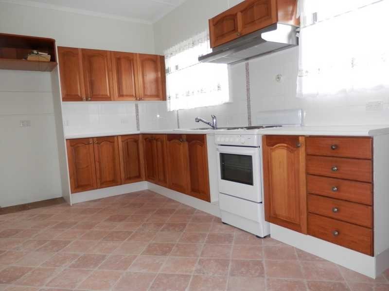 2 Schelbach Street, Booval QLD 4304