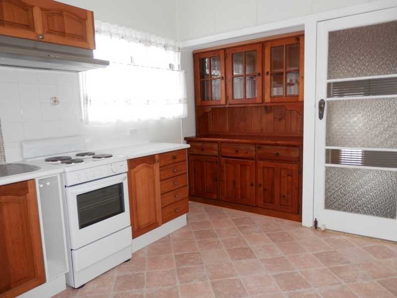 2 Schelbach Street, Booval QLD 4304