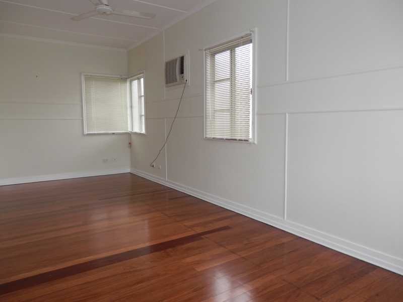 2 Schelbach Street, Booval QLD 4304