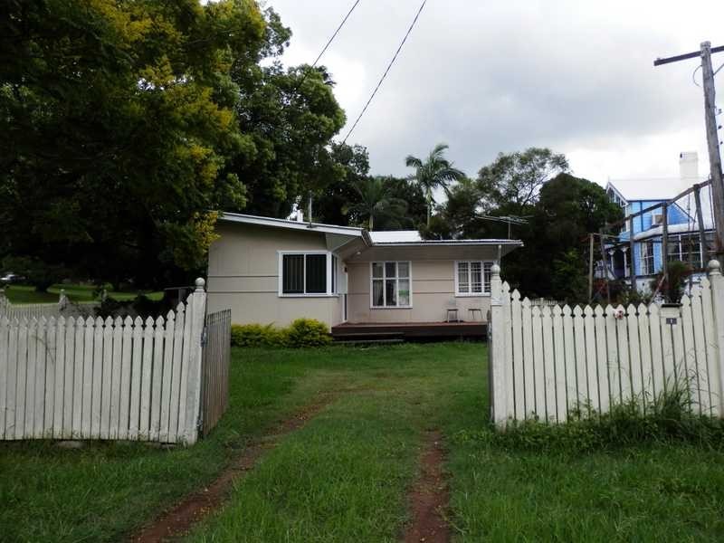 1 Walsh Street, Newtown QLD 4305