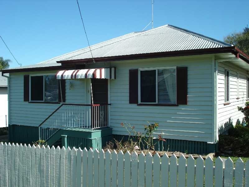 4 Orchard Street, Eastern Heights QLD 4305