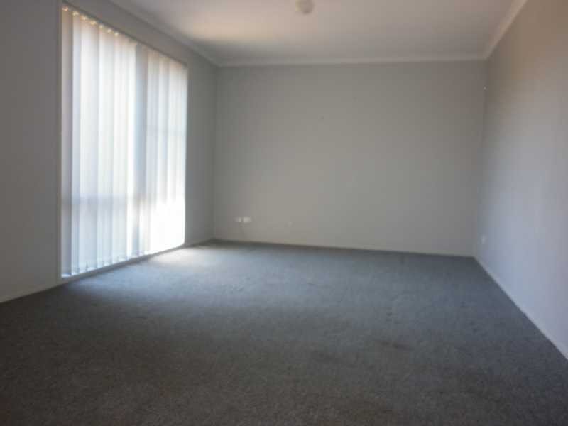 11 Morris Street, Flinders View QLD 4305