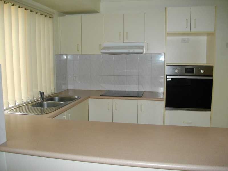 355 South Station Road, Raceview QLD 4305