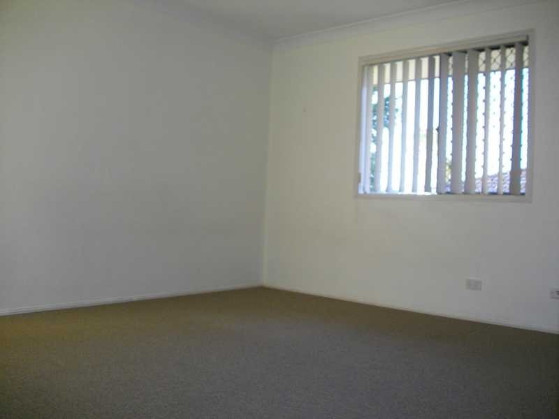 355 South Station Road, Raceview QLD 4305