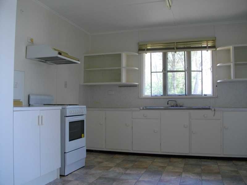 25 Albert Street, North Ipswich QLD 4305