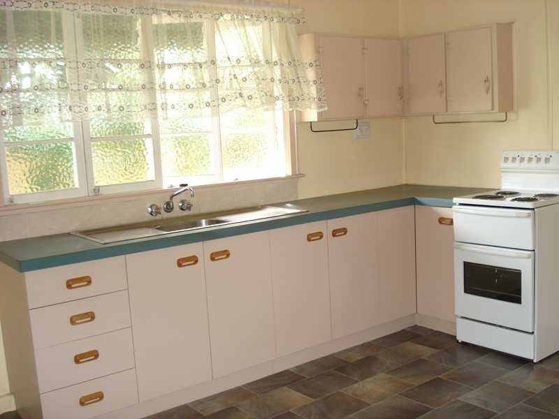 10 Milford Street, Ipswich QLD 4305