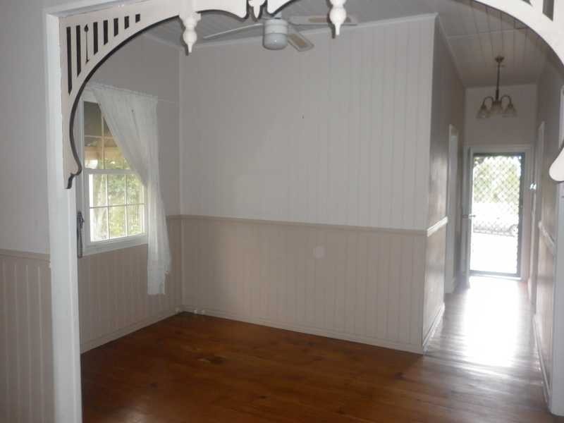 35 Siemon Street, One Mile QLD 4305