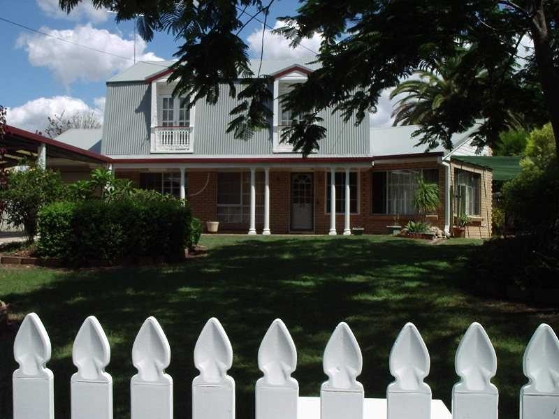 39 Glebe Road, Newtown QLD 4305